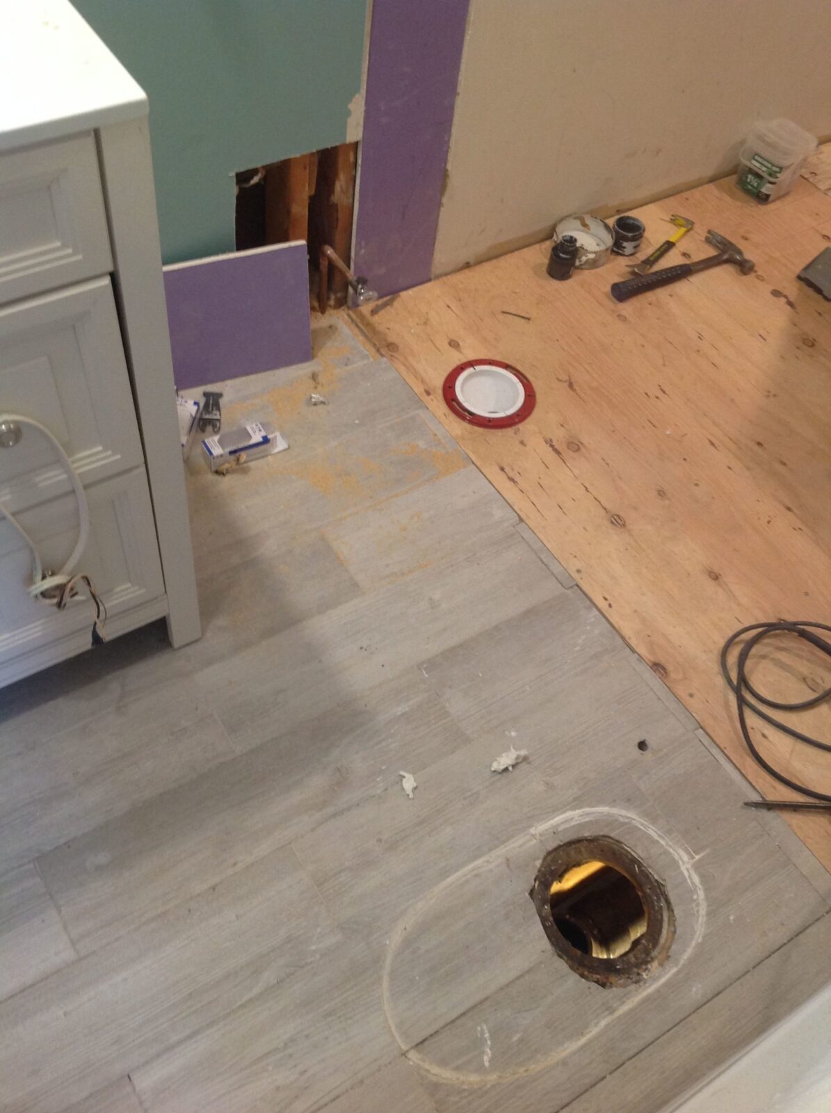 Bathroom Makeover Before